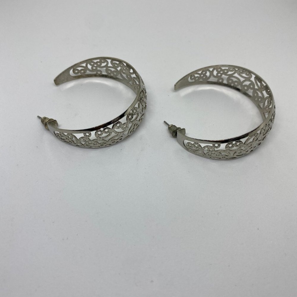 Round Hoop Earrings - Picture 4 of 4